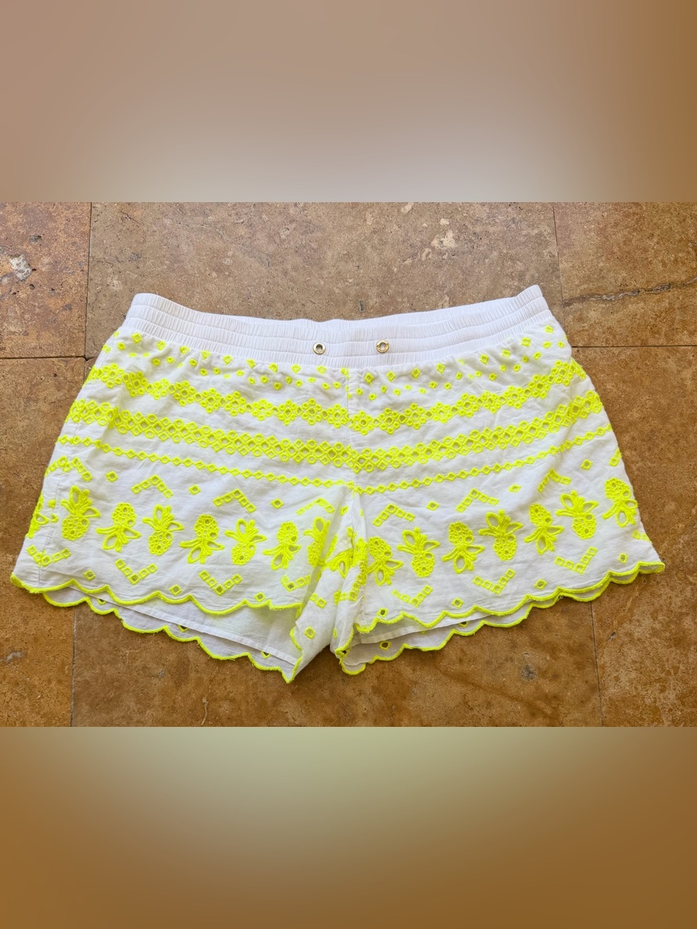 Lilly Pulitzer Bay Breeze Pineapple Eyelet Shorts | White & Green Neon | Size M